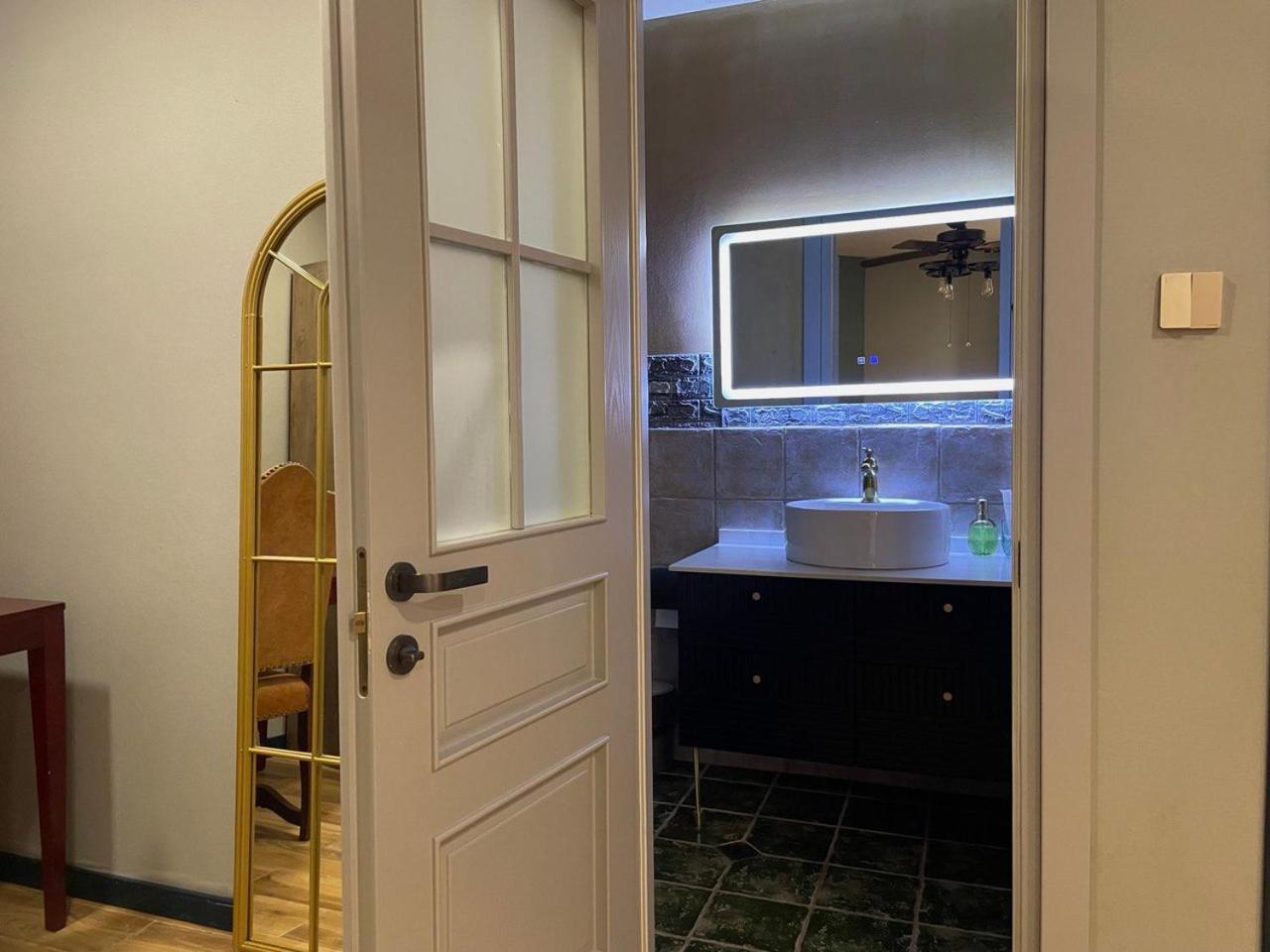 Apart Hotel Console Tbilisi Ngoại thất bức ảnh